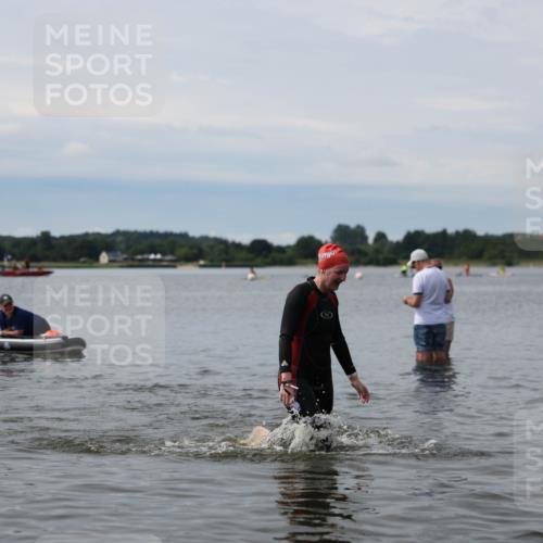 21.06.2026 - Viking Triathlon Michael Strokosch http://msf.ph/oto/9820406 21.06.2026 10:57:29 Schwimmen 652 meine-sportfotos.de