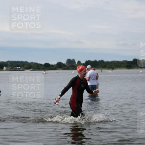 21.06.2026 - Viking Triathlon Michael Strokosch http://msf.ph/oto/9820408 21.06.2026 10:57:29 Schwimmen 652 meine-sportfotos.de
