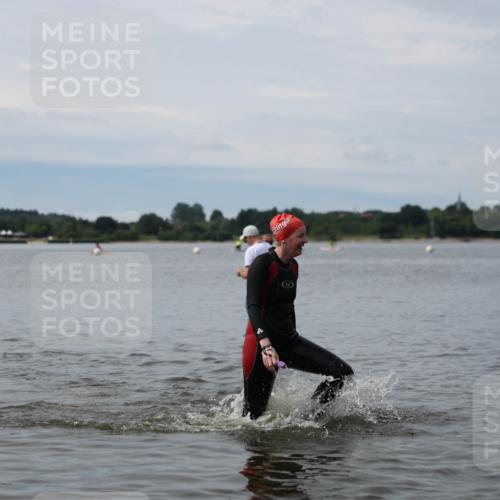 21.06.2026 - Viking Triathlon Michael Strokosch http://msf.ph/oto/9820410 21.06.2026 10:57:30 Schwimmen 652 meine-sportfotos.de