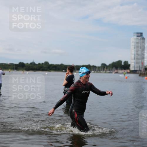 21.06.2026 - Viking Triathlon Michael Strokosch http://msf.ph/oto/9820422 21.06.2026 10:57:48 Schwimmen 224 meine-sportfotos.de