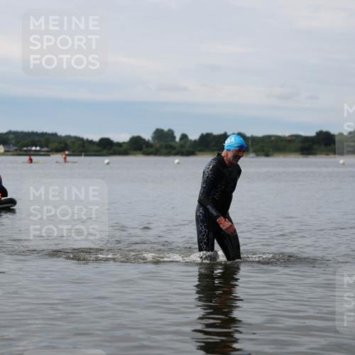 21.06.2026 - Viking Triathlon Michael Strokosch http://msf.ph/oto/9820428 21.06.2026 10:58:24 Schwimmen 439 meine-sportfotos.de