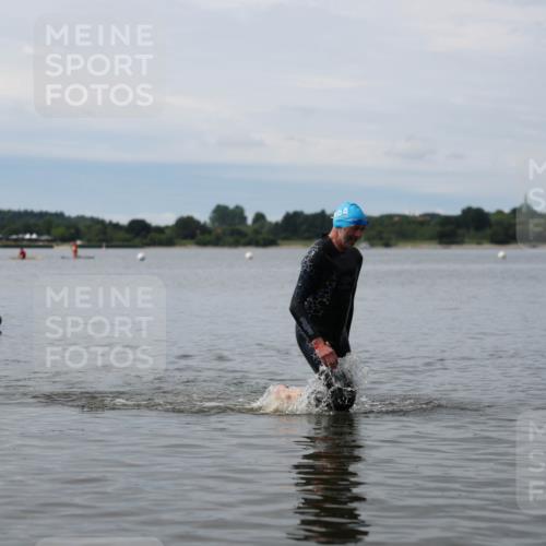 21.06.2026 - Viking Triathlon Michael Strokosch http://msf.ph/oto/9820429 21.06.2026 10:58:25 Schwimmen 439 meine-sportfotos.de
