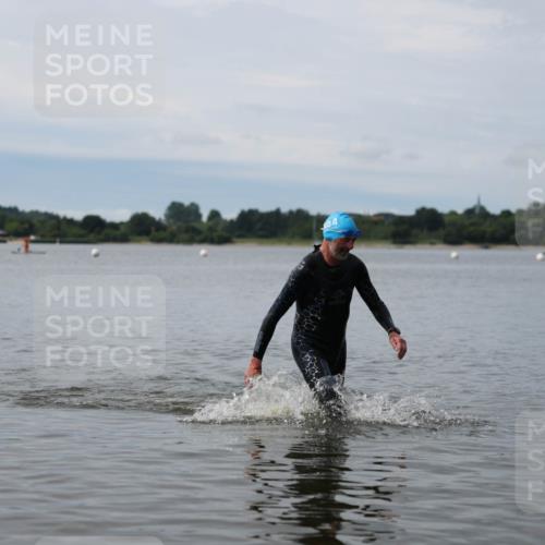 21.06.2026 - Viking Triathlon Michael Strokosch http://msf.ph/oto/9820431 21.06.2026 10:58:25 Schwimmen 439 meine-sportfotos.de