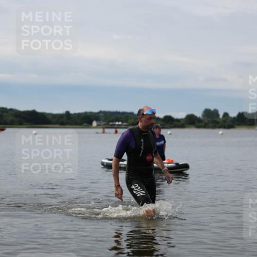 21.06.2026 - Viking Triathlon Michael Strokosch http://msf.ph/oto/9820441 21.06.2026 10:58:40 Schwimmen 141 meine-sportfotos.de