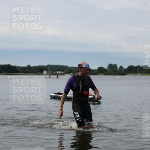 21.06.2026 - Viking Triathlon Michael Strokosch http://msf.ph/oto/9820442 21.06.2026 10:58:40 Schwimmen 141 meine-sportfotos.de