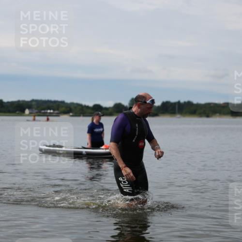 21.06.2026 - Viking Triathlon Michael Strokosch http://msf.ph/oto/9820445 21.06.2026 10:58:41 Schwimmen 141 meine-sportfotos.de