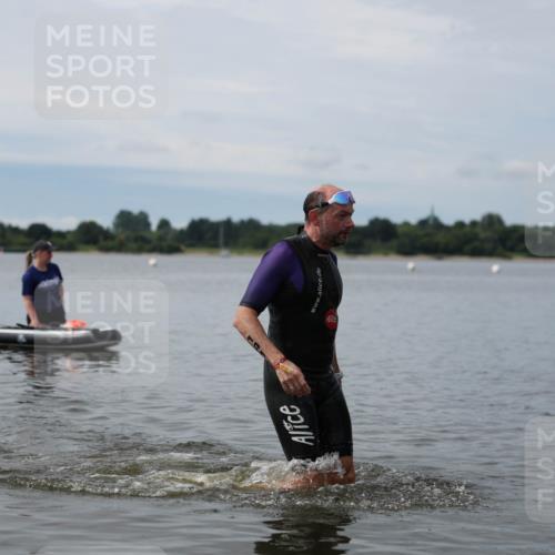 21.06.2026 - Viking Triathlon Michael Strokosch http://msf.ph/oto/9820450 21.06.2026 10:58:42 Schwimmen 141 meine-sportfotos.de