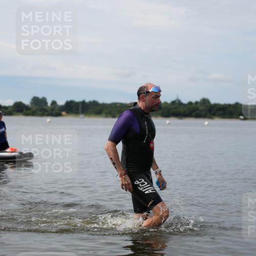 21.06.2026 - Viking Triathlon Michael Strokosch http://msf.ph/oto/9820451 21.06.2026 10:58:42 Schwimmen 141 meine-sportfotos.de