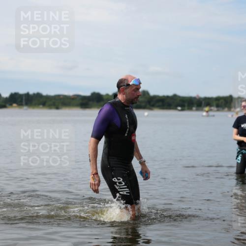 21.06.2026 - Viking Triathlon Michael Strokosch http://msf.ph/oto/9820453 21.06.2026 10:58:43 Schwimmen 141 meine-sportfotos.de