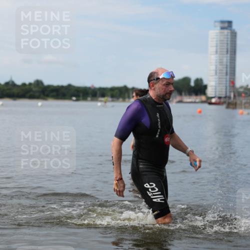 21.06.2026 - Viking Triathlon Michael Strokosch http://msf.ph/oto/9820459 21.06.2026 10:58:44 Schwimmen 141 meine-sportfotos.de