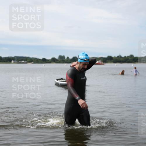 21.06.2026 - Viking Triathlon Michael Strokosch http://msf.ph/oto/9820559 21.06.2026 11:03:21 Schwimmen 529 meine-sportfotos.de