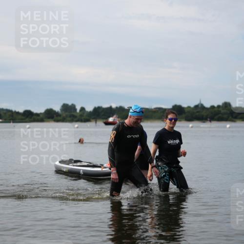 21.06.2026 - Viking Triathlon Michael Strokosch http://msf.ph/oto/9820579 21.06.2026 11:04:08 Schwimmen 421 meine-sportfotos.de