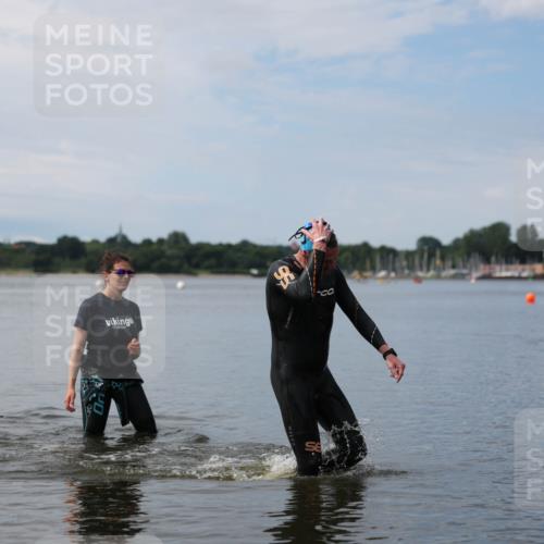 21.06.2026 - Viking Triathlon Michael Strokosch http://msf.ph/oto/9820585 21.06.2026 11:04:10 Schwimmen 421 meine-sportfotos.de
