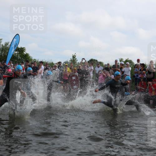 21.06.2026 - Viking Triathlon Michael Strokosch http://msf.ph/oto/9820611 21.06.2026 10:00:24 Schwimmen 1, 2, 4, 7, 8, 9, 10, 19, 21, 29, 103, 189, 517, 547, 575, 610, 637, 669 meine-sportfotos.de
