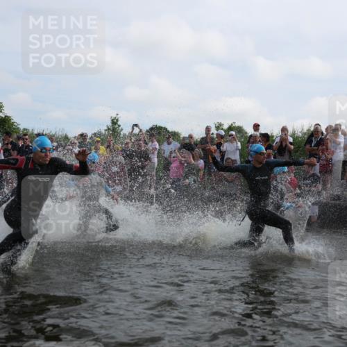 21.06.2026 - Viking Triathlon Michael Strokosch http://msf.ph/oto/9820612 21.06.2026 10:00:24 Schwimmen 1, 2, 4, 7, 8, 9, 10, 19, 21, 29, 103, 189, 517, 547, 575, 610, 637, 669 meine-sportfotos.de