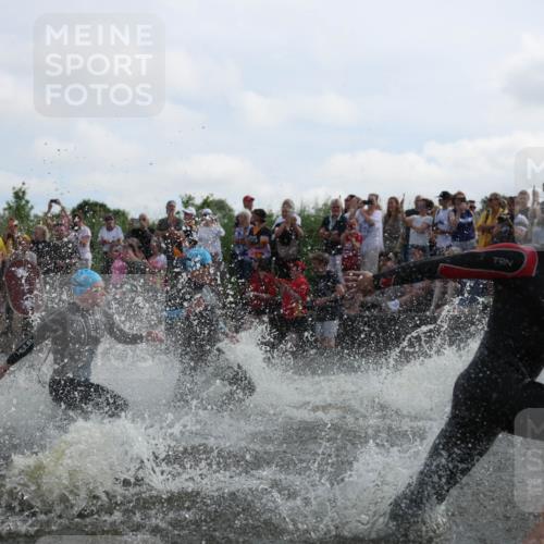 21.06.2026 - Viking Triathlon Michael Strokosch http://msf.ph/oto/9820614 21.06.2026 10:00:25 Schwimmen 1, 2, 4, 7, 8, 9, 10, 19, 21, 29, 103, 189, 517, 547, 575, 610, 637, 669 meine-sportfotos.de