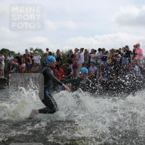 21.06.2026 - Viking Triathlon Michael Strokosch http://msf.ph/oto/9820616 21.06.2026 10:00:26 Schwimmen 1, 2, 4, 7, 8, 9, 10, 19, 21, 29, 103, 189, 517, 547, 575, 610, 637, 669 meine-sportfotos.de