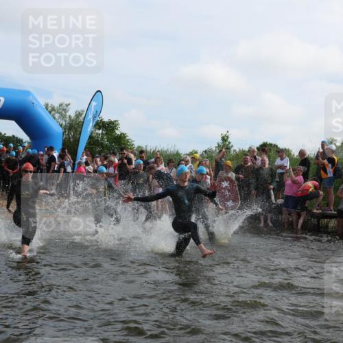 21.06.2026 - Viking Triathlon Michael Strokosch http://msf.ph/oto/9820658 21.06.2026 10:00:48 Schwimmen 27, 42, 46, 98, 119, 176, 371, 426, 441, 466, 565, 569, 643 meine-sportfotos.de