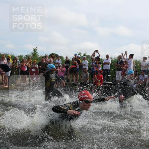 21.06.2026 - Viking Triathlon Michael Strokosch http://msf.ph/oto/9820665 21.06.2026 10:00:50 Schwimmen 27, 42, 46, 74, 98, 119, 176, 218, 371, 426, 441, 466, 565, 569, 643 meine-sportfotos.de