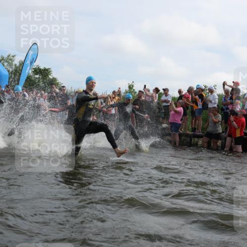 21.06.2026 - Viking Triathlon Michael Strokosch http://msf.ph/oto/9820672 21.06.2026 10:00:54 Schwimmen 17, 27, 42, 74, 98, 119, 176, 218, 371, 441, 454, 466, 506, 565, 569, 623, 640, 643 meine-sportfotos.de