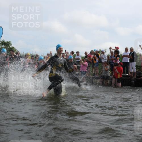 21.06.2026 - Viking Triathlon Michael Strokosch http://msf.ph/oto/9820673 21.06.2026 10:00:54 Schwimmen 17, 27, 42, 74, 98, 119, 176, 218, 371, 441, 454, 466, 506, 565, 569, 623, 640, 643 meine-sportfotos.de