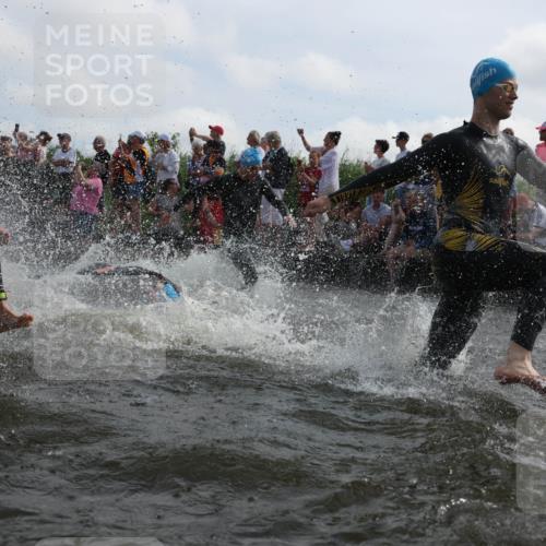 21.06.2026 - Viking Triathlon Michael Strokosch http://msf.ph/oto/9820677 21.06.2026 10:00:55 Schwimmen 17, 27, 42, 74, 98, 119, 218, 454, 466, 506, 565, 569, 623, 640, 643 meine-sportfotos.de
