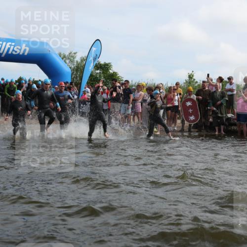 21.06.2026 - Viking Triathlon Michael Strokosch http://msf.ph/oto/9820681 21.06.2026 10:00:58 Schwimmen 14, 17, 27, 42, 74, 98, 180, 218, 249, 454, 466, 506, 565, 569, 623, 640 meine-sportfotos.de