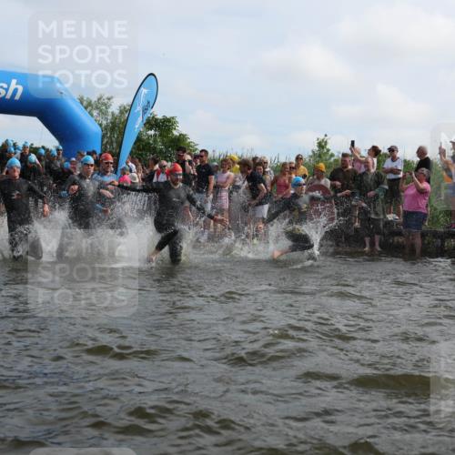 21.06.2026 - Viking Triathlon Michael Strokosch http://msf.ph/oto/9820682 21.06.2026 10:00:58 Schwimmen 14, 17, 27, 42, 74, 98, 180, 218, 249, 454, 466, 506, 565, 569, 623, 640 meine-sportfotos.de