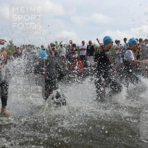 21.06.2026 - Viking Triathlon Michael Strokosch http://msf.ph/oto/9820712 21.06.2026 10:01:10 Schwimmen 5, 14, 65, 89, 169, 180, 249, 270, 280, 337, 342, 383, 447, 486, 527 meine-sportfotos.de