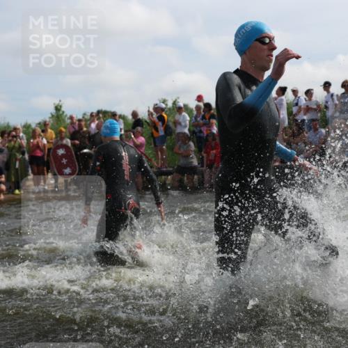 21.06.2026 - Viking Triathlon Michael Strokosch http://msf.ph/oto/9820715 21.06.2026 10:01:10 Schwimmen 5, 14, 65, 89, 169, 180, 249, 270, 280, 337, 342, 383, 447, 486, 527 meine-sportfotos.de