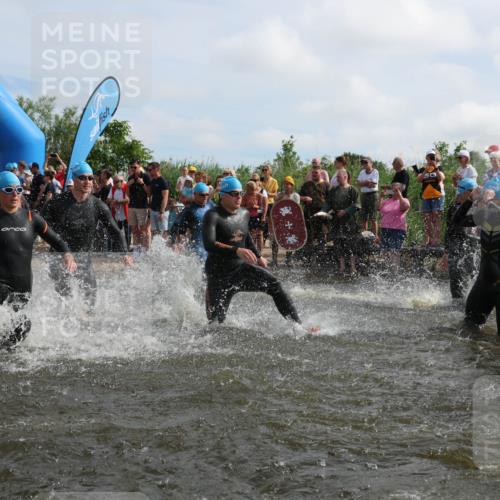 21.06.2026 - Viking Triathlon Michael Strokosch http://msf.ph/oto/9820726 21.06.2026 10:01:19 Schwimmen 18, 28, 51, 65, 89, 114, 131, 145, 242, 271, 280, 447, 486, 500, 665 meine-sportfotos.de