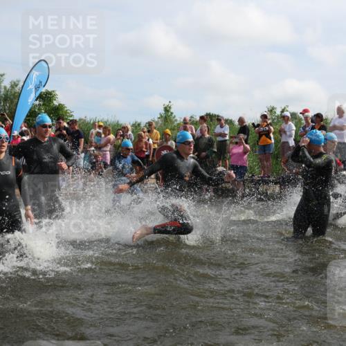 21.06.2026 - Viking Triathlon Michael Strokosch http://msf.ph/oto/9820727 21.06.2026 10:01:20 Schwimmen 18, 28, 51, 65, 89, 114, 131, 145, 242, 271, 280, 447, 486, 500, 665 meine-sportfotos.de