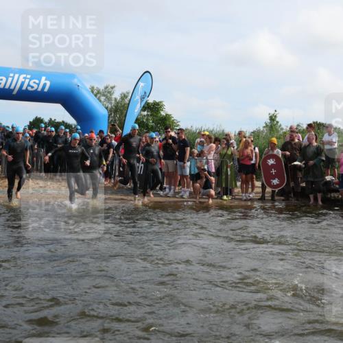 21.06.2026 - Viking Triathlon Michael Strokosch http://msf.ph/oto/9820730 21.06.2026 10:01:23 Schwimmen 18, 26, 28, 51, 65, 89, 114, 131, 145, 242, 271, 280, 447, 486, 500, 568, 576, 665 meine-sportfotos.de