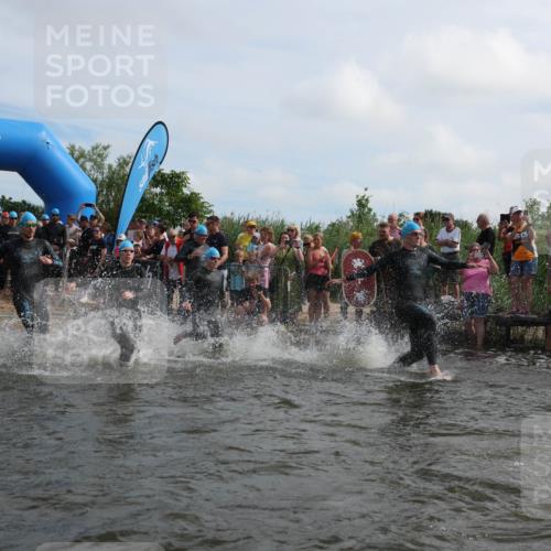 21.06.2026 - Viking Triathlon Michael Strokosch http://msf.ph/oto/9820745 21.06.2026 10:01:29 Schwimmen 13, 26, 28, 51, 62, 145, 300, 311, 359, 500, 551, 568, 576, 627, 665 meine-sportfotos.de