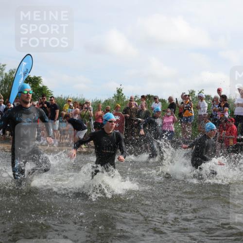 21.06.2026 - Viking Triathlon Michael Strokosch http://msf.ph/oto/9820751 21.06.2026 10:01:30 Schwimmen 13, 26, 28, 51, 62, 145, 300, 311, 359, 500, 551, 568, 576, 627, 665 meine-sportfotos.de