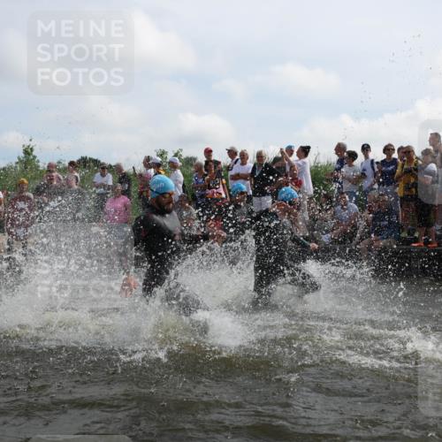 21.06.2026 - Viking Triathlon Michael Strokosch http://msf.ph/oto/9820780 21.06.2026 10:01:45 Schwimmen 38, 109, 113, 161, 194, 278, 285, 332, 343, 391, 432, 543, 621, 633, 644 meine-sportfotos.de