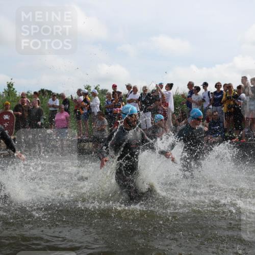 21.06.2026 - Viking Triathlon Michael Strokosch http://msf.ph/oto/9820781 21.06.2026 10:01:46 Schwimmen 38, 109, 113, 161, 194, 278, 285, 332, 343, 391, 432, 543, 621, 633, 644 meine-sportfotos.de
