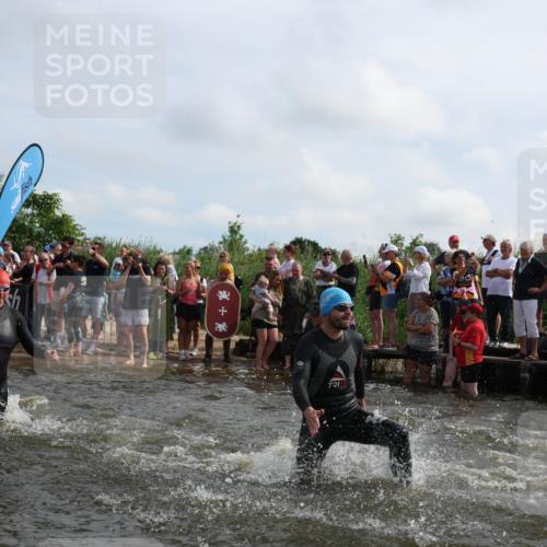 21.06.2026 - Viking Triathlon Michael Strokosch http://msf.ph/oto/9820797 21.06.2026 10:01:52 Schwimmen 30, 38, 194, 238, 265, 285, 332, 343, 391, 432, 543, 621, 644, 648, 664 meine-sportfotos.de