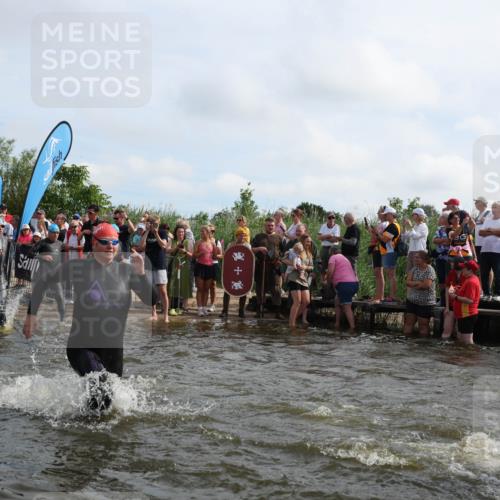21.06.2026 - Viking Triathlon Michael Strokosch http://msf.ph/oto/9820798 21.06.2026 10:01:53 Schwimmen 30, 55, 194, 221, 238, 265, 285, 332, 343, 380, 391, 543, 621, 644, 648, 664 meine-sportfotos.de