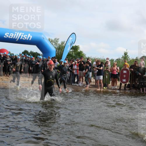 21.06.2026 - Viking Triathlon Michael Strokosch http://msf.ph/oto/9820805 21.06.2026 10:01:57 Schwimmen 30, 55, 221, 238, 265, 343, 380, 391, 394, 543, 606, 621, 644, 648, 664 meine-sportfotos.de
