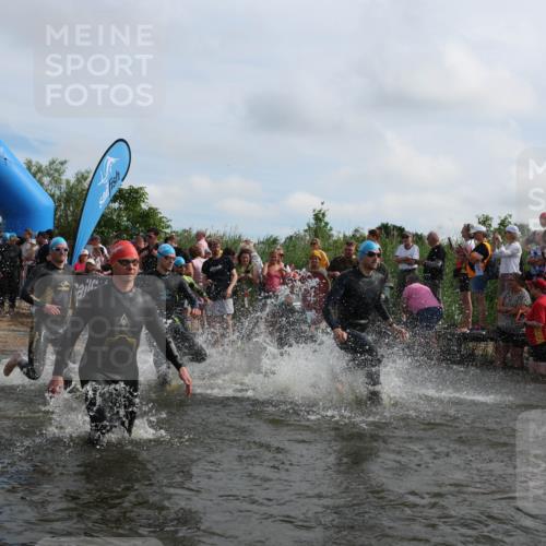 21.06.2026 - Viking Triathlon Michael Strokosch http://msf.ph/oto/9820807 21.06.2026 10:01:59 Schwimmen 30, 43, 55, 221, 226, 238, 265, 380, 394, 446, 524, 606, 625, 648, 664 meine-sportfotos.de