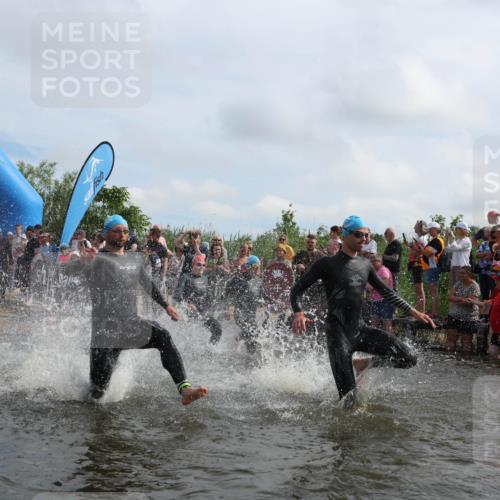 21.06.2026 - Viking Triathlon Michael Strokosch http://msf.ph/oto/9820820 21.06.2026 10:02:04 Schwimmen 43, 55, 90, 154, 221, 226, 380, 394, 410, 446, 501, 524, 606, 625, 660 meine-sportfotos.de