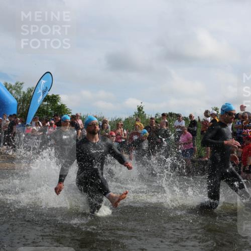 21.06.2026 - Viking Triathlon Michael Strokosch http://msf.ph/oto/9820821 21.06.2026 10:02:05 Schwimmen 43, 55, 90, 154, 221, 226, 380, 394, 410, 446, 501, 524, 606, 625, 660 meine-sportfotos.de
