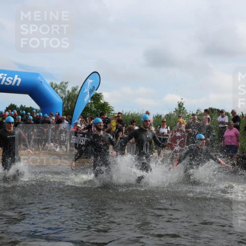 21.06.2026 - Viking Triathlon Michael Strokosch http://msf.ph/oto/9820846 21.06.2026 10:02:15 Schwimmen 47, 87, 90, 102, 136, 152, 154, 410, 438, 490, 501, 536, 537, 655, 660 meine-sportfotos.de