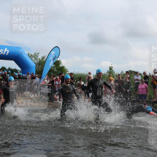 21.06.2026 - Viking Triathlon Michael Strokosch http://msf.ph/oto/9820847 21.06.2026 10:02:15 Schwimmen 47, 87, 90, 102, 136, 152, 154, 410, 438, 490, 501, 536, 537, 655, 660 meine-sportfotos.de