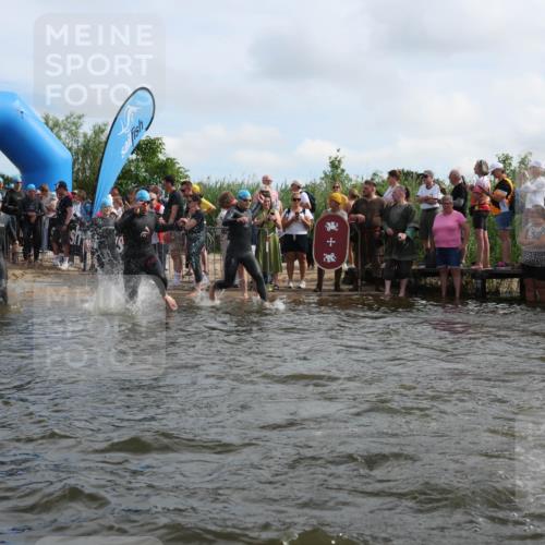 21.06.2026 - Viking Triathlon Michael Strokosch http://msf.ph/oto/9820866 21.06.2026 10:02:23 Schwimmen 47, 87, 102, 136, 142, 152, 255, 360, 392, 430, 438, 490, 536, 537, 651, 655 meine-sportfotos.de
