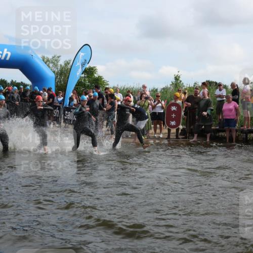 21.06.2026 - Viking Triathlon Michael Strokosch http://msf.ph/oto/9820880 21.06.2026 10:02:29 Schwimmen 83, 100, 126, 142, 220, 255, 325, 360, 392, 430, 513, 560, 579, 604, 651 meine-sportfotos.de
