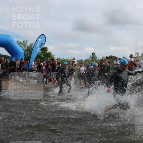 21.06.2026 - Viking Triathlon Michael Strokosch http://msf.ph/oto/9820905 21.06.2026 10:02:40 Schwimmen 16, 83, 99, 100, 186, 372, 386, 440, 462, 485, 513, 560, 579, 636, 653 meine-sportfotos.de