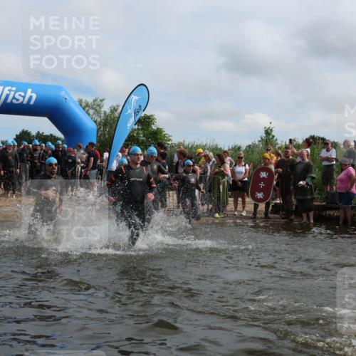 21.06.2026 - Viking Triathlon Michael Strokosch http://msf.ph/oto/9820946 21.06.2026 10:02:59 Schwimmen 64, 80, 82, 111, 199, 219, 233, 395, 407, 475, 530, 545, 546, 612, 634 meine-sportfotos.de