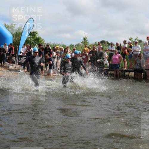 21.06.2026 - Viking Triathlon Michael Strokosch http://msf.ph/oto/9820985 21.06.2026 10:03:15 Schwimmen 49, 58, 68, 170, 200, 202, 208, 348, 352, 356, 404, 419, 455, 467, 487 meine-sportfotos.de